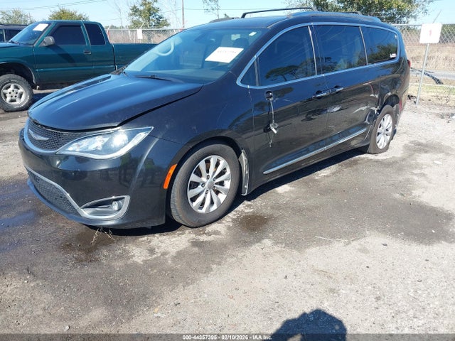 2018 CHRYSLER PACIFICA 2C4RC1BG5JR141538 Photo 1