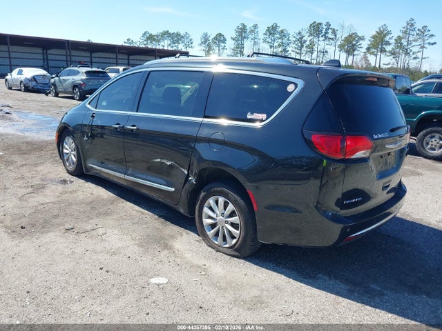 2018 CHRYSLER PACIFICA 2C4RC1BG5JR141538 Photo 2