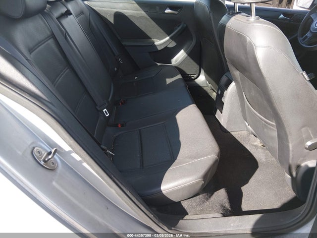 3VWD17AJ1EM264621 Volkswagen Jetta 1.8t Se