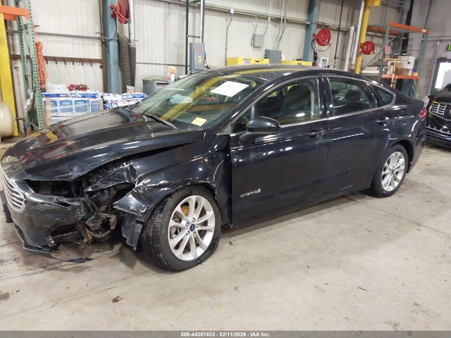 Ford Fusion Hybrid Se 2019 3FA6P0LU0KR223166 Image 2