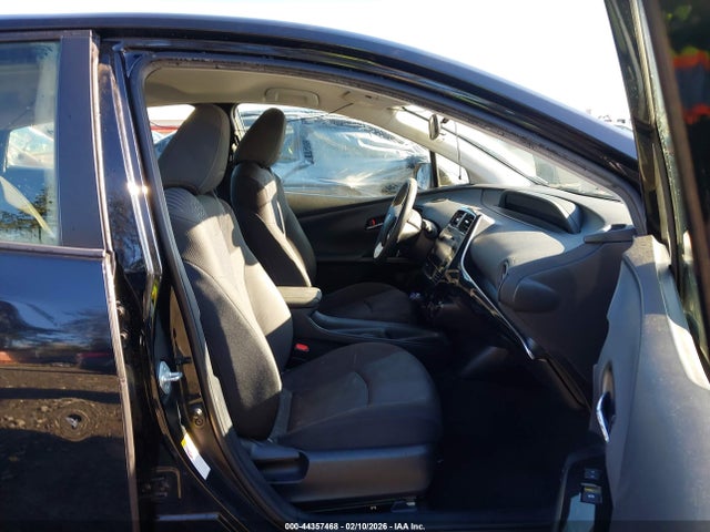 JTDKBRFU8H3053461 Toyota Prius One