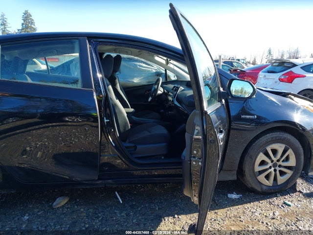 JTDKBRFU8H3053461 Toyota Prius One