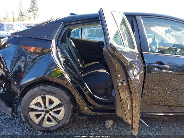 JTDKBRFU8H3053461 Toyota Prius One