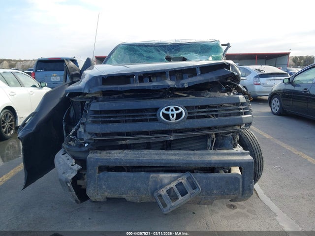5TFRM5F10HX112650 Toyota Tundra Sr 4.6l V8