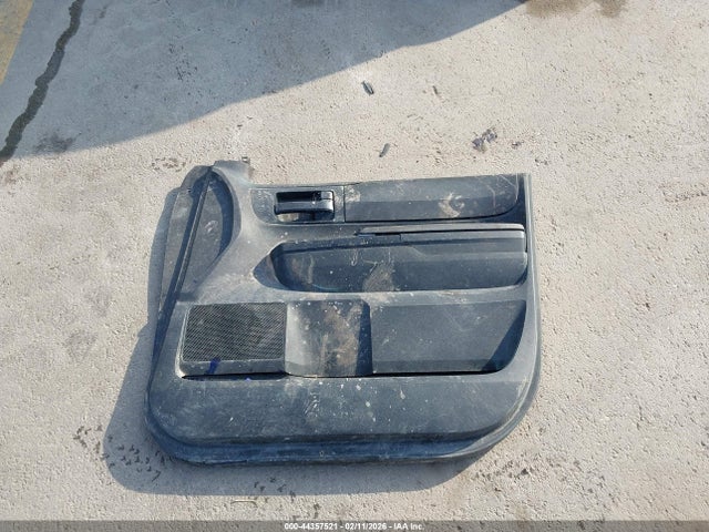 5TFRM5F10HX112650 Toyota Tundra Sr 4.6l V8