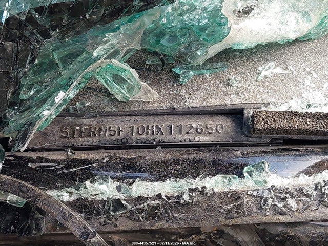 5TFRM5F10HX112650 Toyota Tundra Sr 4.6l V8