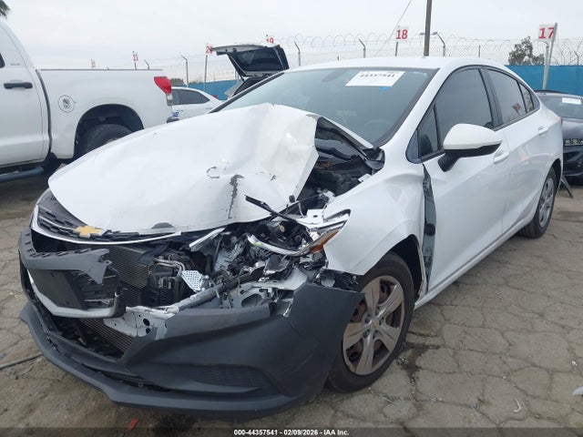 Chevrolet Cruze Ls Auto 2018 1G1BC5SM2J7189670 Image 2
