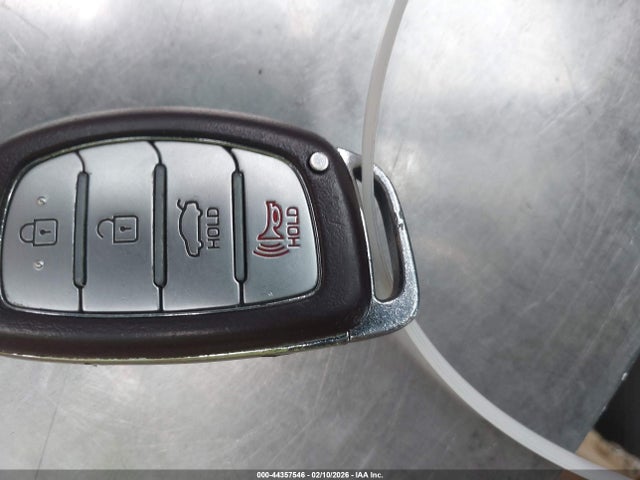 5NPD84LF8HH082561 Hyundai ELANTRA SE