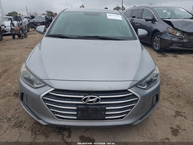 5NPD84LF8HH082561 Hyundai ELANTRA SE