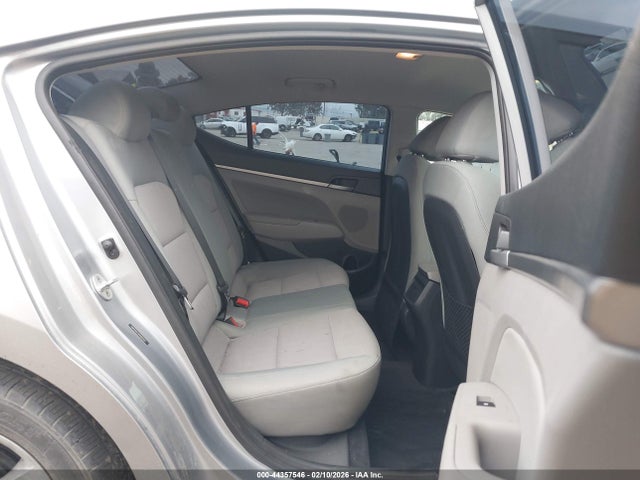 5NPD84LF8HH082561 Hyundai ELANTRA SE