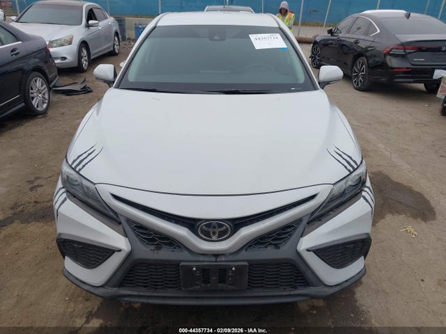 4T1G11AK3NU036987 Toyota CAMRY SE