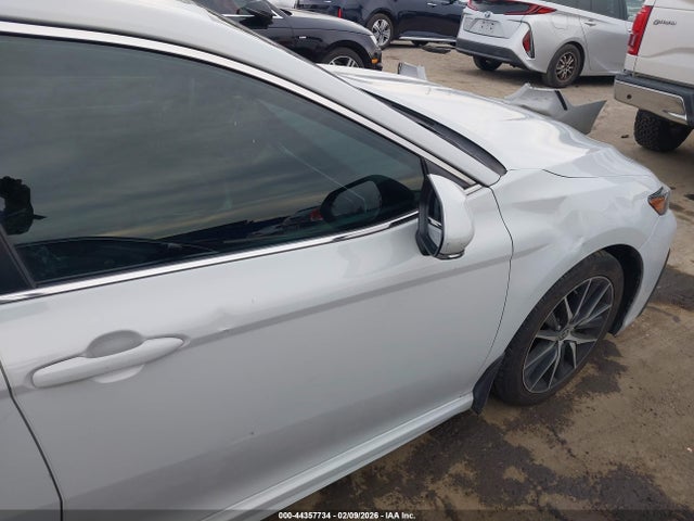 4T1G11AK3NU036987 Toyota CAMRY SE