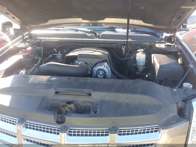 2011 CADILLAC ESCALADE 1GYS3BEF2BR216935 Photo 9