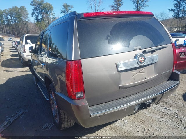 2011 CADILLAC ESCALADE 1GYS3BEF2BR216935 Photo 2