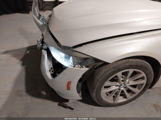 2017 BMW 320I WBA8A9C55HK619623 Photo 5
