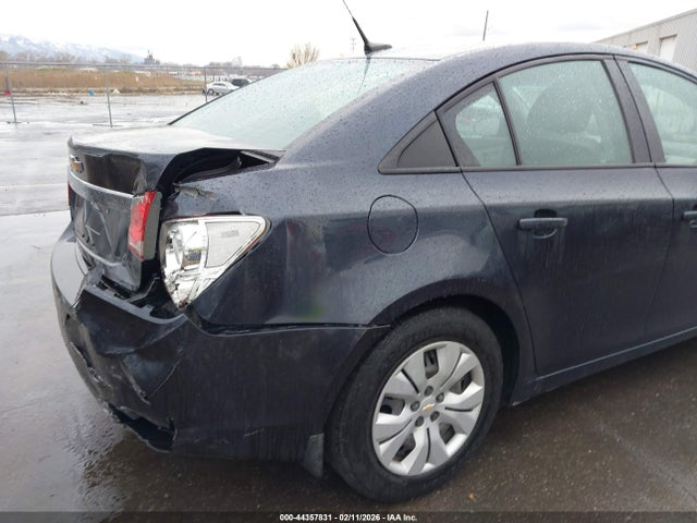 1G1PA5SH5E7327321 Chevrolet Cruze Ls Auto