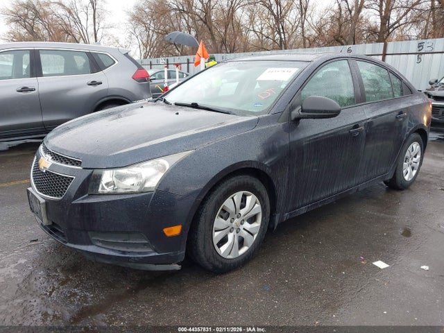 1G1PA5SH5E7327321 Chevrolet Cruze Ls Auto