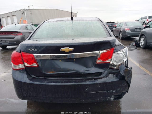 1G1PA5SH5E7327321 Chevrolet Cruze Ls Auto