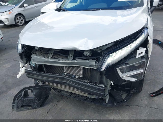 JA4ASUAA3NZ053480 Mitsubishi Eclipse Cross Es