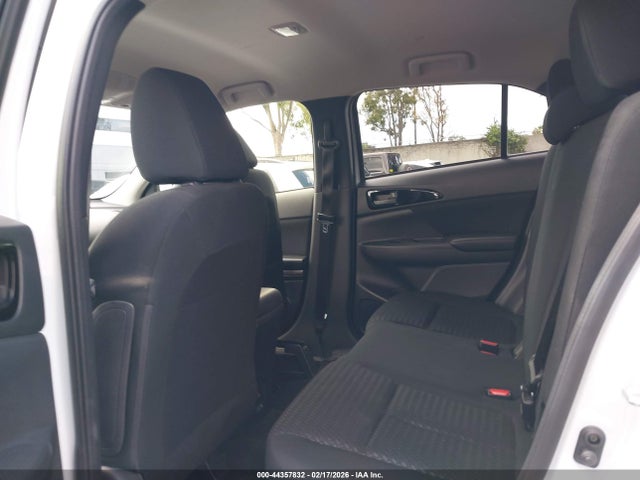 JA4ASUAA3NZ053480 Mitsubishi Eclipse Cross Es