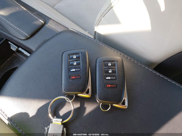 44357898 :رقم المزاد ، JTHBW1GG4D2000902 vin ، 2013 Lexus Es 300h مزاد بيع