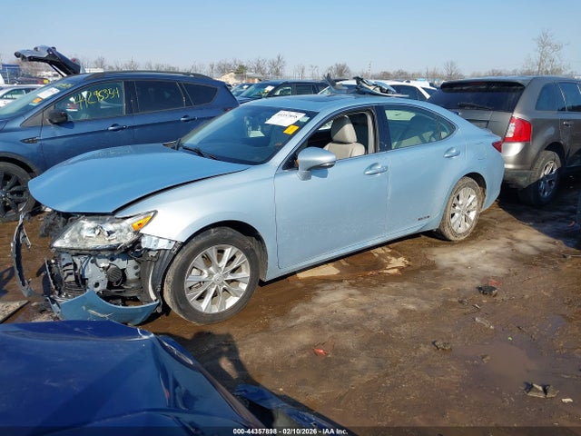 44357898 :رقم المزاد ، JTHBW1GG4D2000902 vin ، 2013 Lexus Es 300h مزاد بيع