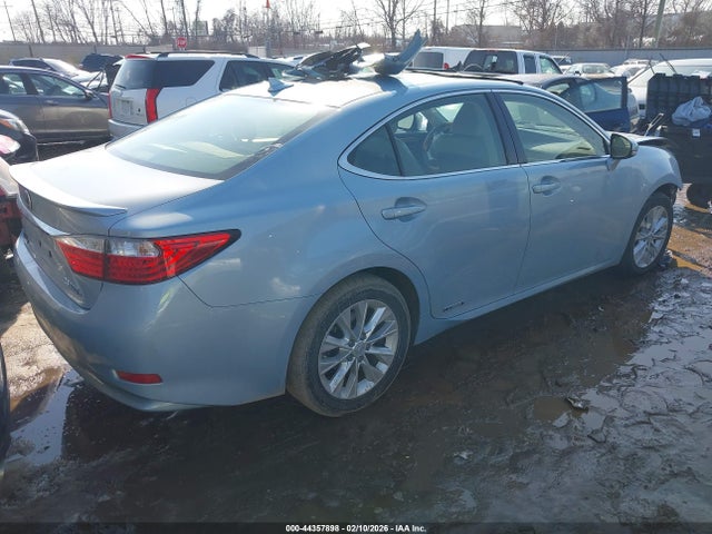 44357898 :رقم المزاد ، JTHBW1GG4D2000902 vin ، 2013 Lexus Es 300h مزاد بيع