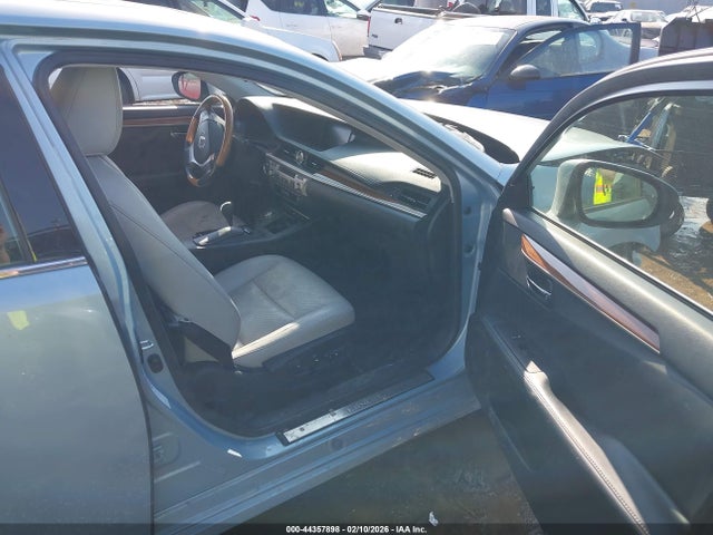 44357898 :رقم المزاد ، JTHBW1GG4D2000902 vin ، 2013 Lexus Es 300h مزاد بيع