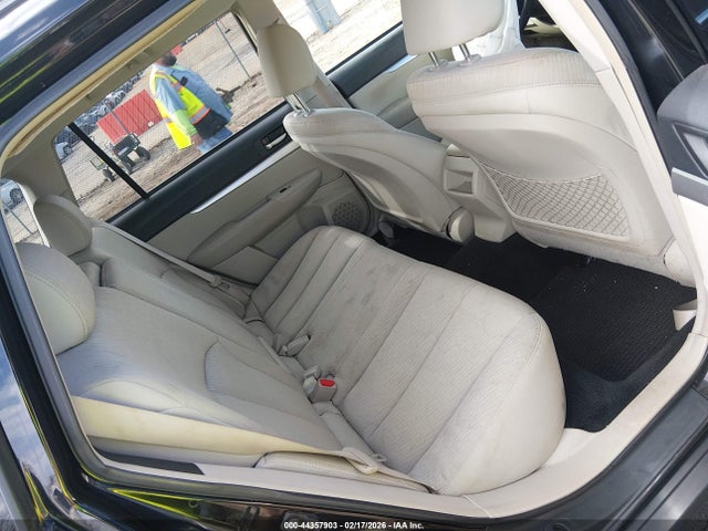 2010 Subaru Outback 2.5i Premium მანქანა იყიდება აუქციონზე, vin: 4S4BRCCC0A3338192, აუქციონის ნომერი: 44357903