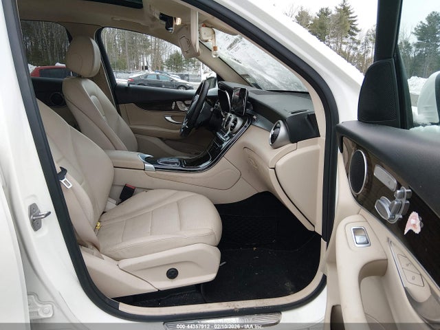 44357912 :رقم المزاد ، WDC0G8EB1LF734761 vin ، 2020 Mercedes-benz Glc 300 4matic مزاد بيع