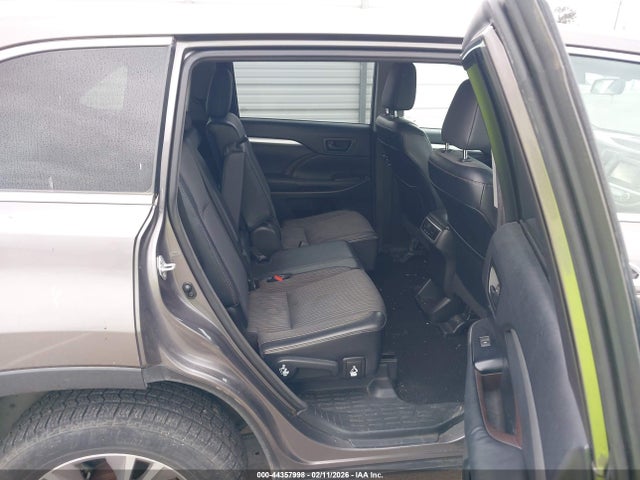 Toyota Highlander Le Plus V6 2015 5TDBKRFH8FS078519 Image 8