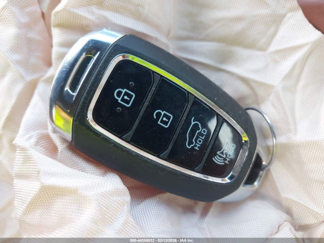 2018 Hyundai Kona Limited მანქანა იყიდება აუქციონზე, vin: KM8K3CA56JU089641, აუქციონის ნომერი: 44358032