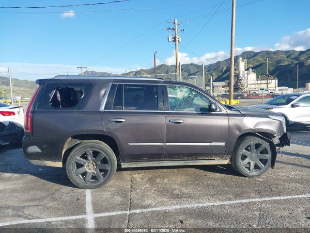44358063 :رقم المزاد ، 1GYS3CKJ3FR238088 vin ، 2015 Cadillac Escalade Premium مزاد بيع