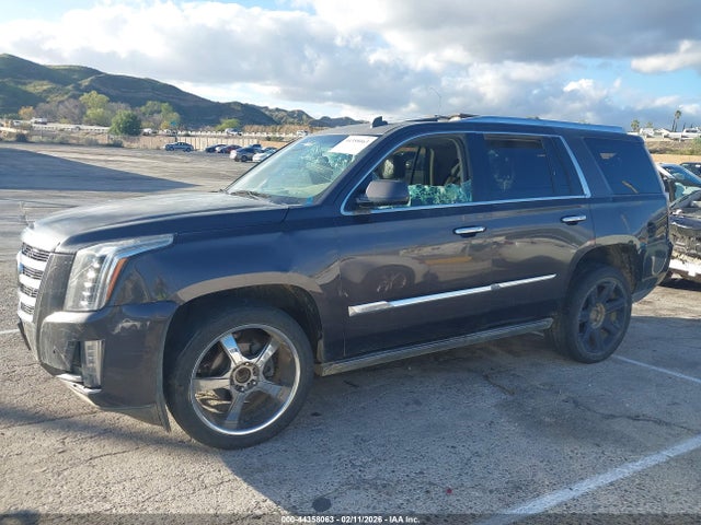 44358063 :رقم المزاد ، 1GYS3CKJ3FR238088 vin ، 2015 Cadillac Escalade Premium مزاد بيع