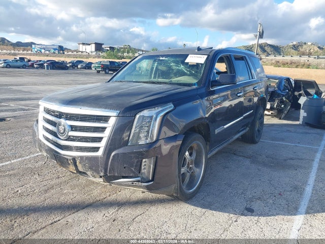 44358063 :رقم المزاد ، 1GYS3CKJ3FR238088 vin ، 2015 Cadillac Escalade Premium مزاد بيع