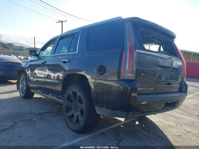44358063 :رقم المزاد ، 1GYS3CKJ3FR238088 vin ، 2015 Cadillac Escalade Premium مزاد بيع