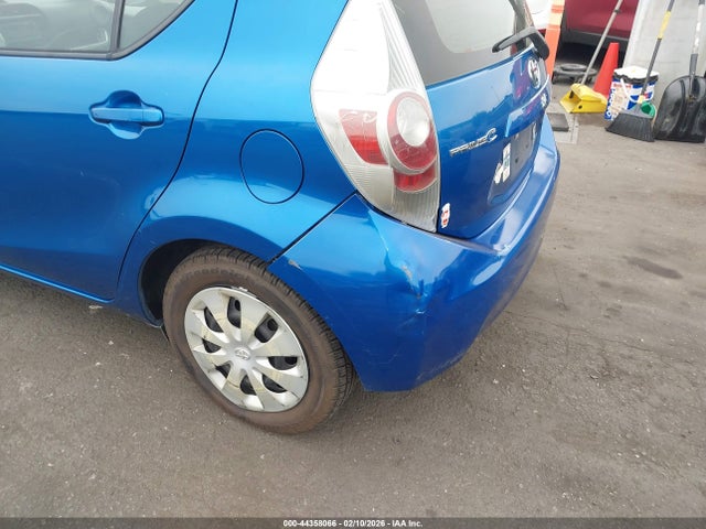 JTDKDTB3XE1564519 Toyota Prius C Two