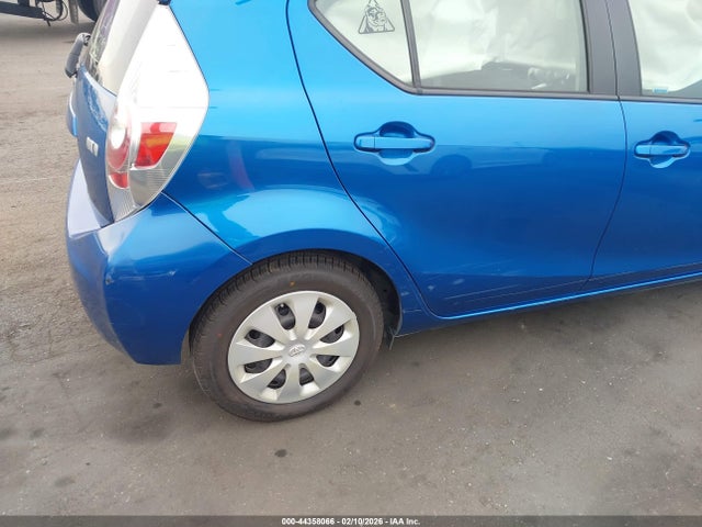 JTDKDTB3XE1564519 Toyota Prius C Two