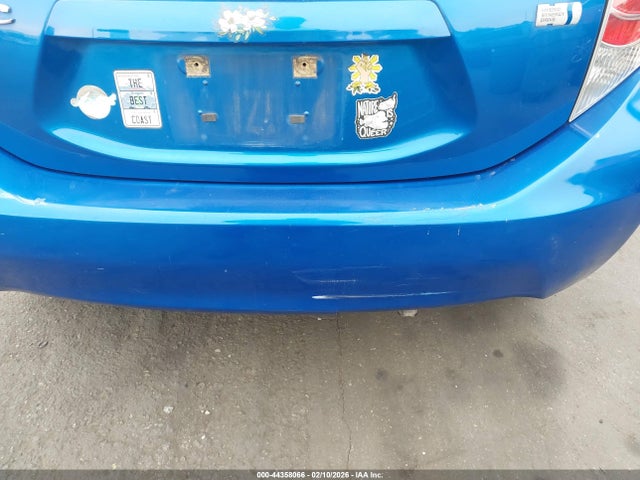 JTDKDTB3XE1564519 Toyota Prius C Two