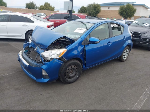 JTDKDTB3XE1564519 Toyota Prius C Two