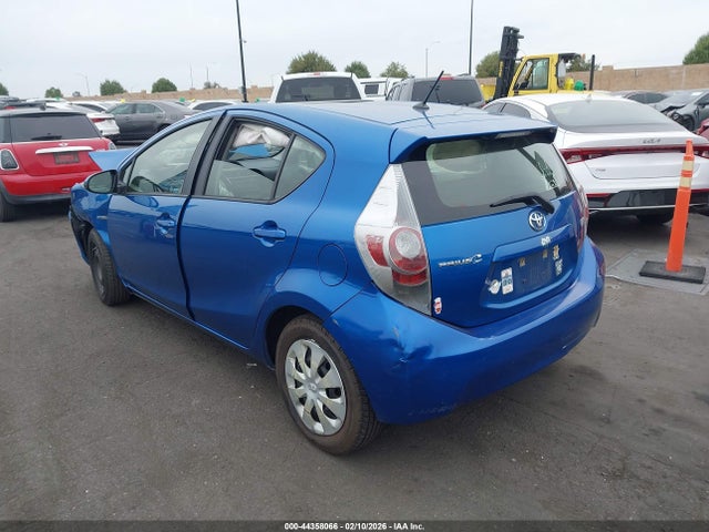 JTDKDTB3XE1564519 Toyota Prius C Two