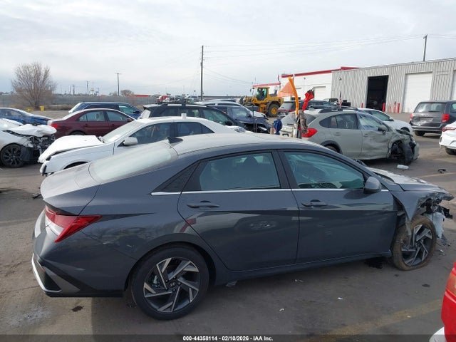 KMHLS4DG4RU717895 Hyundai ELANTRA SEL