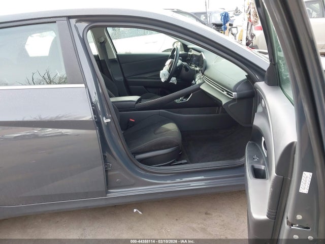 KMHLS4DG4RU717895 Hyundai ELANTRA SEL