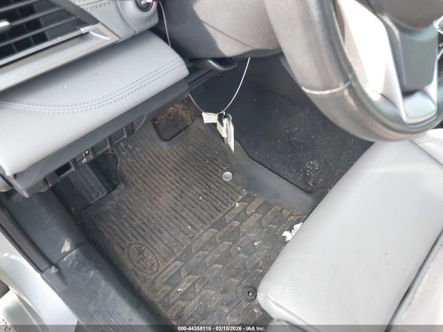 4S3BWAN67N3011884 Subaru Legacy Limited