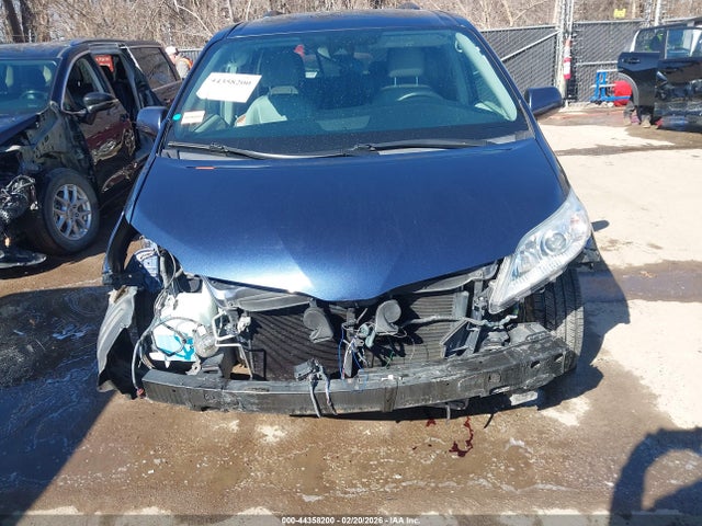 2018 TOYOTA SIENNA 5TDYZ3DC3JS933923 Photo 5