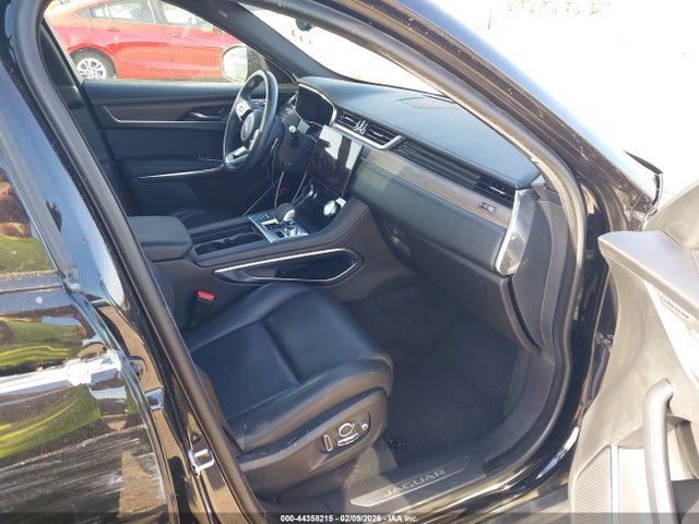 2021 JAGUAR F-PACE SADCJ2EU4MA666073 Photo 4