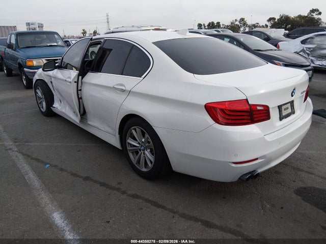 2016 BMW 528I WBA5A5C50GD527561 Photo 2