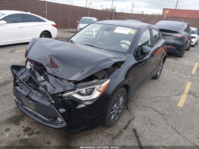 3MYDLBJV0LY704810 Toyota Yaris Xle