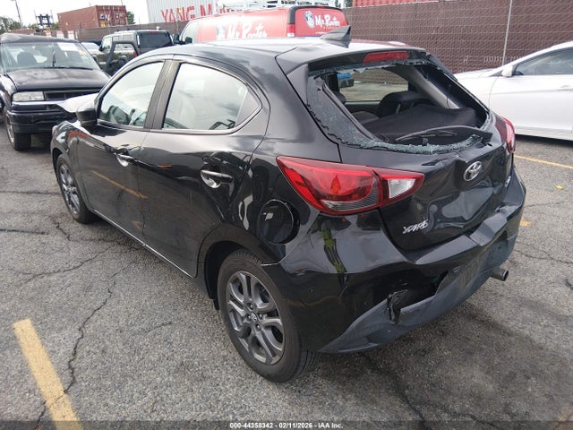 3MYDLBJV0LY704810 Toyota Yaris Xle