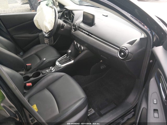3MYDLBJV0LY704810 Toyota Yaris Xle